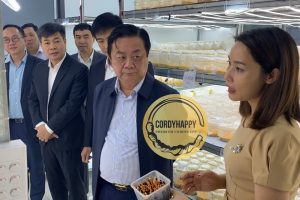 Bộ trưởng Bộ Nông nghiệp và Phát triển nông thôn Lê Minh Hoan thăm cơ sở nghiên cứu và sản xuất Đông trùng Hạ thảo CordyHappy.